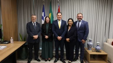 Também participaram do ato a desembargadora Maria de Fátima Silva Carvalho, Conselheira da ANAMAGES, o desembargador Baltazar Miranda Saraiva, Vice-Presidente da Região Nordeste II da ANAMAGES, e a Assessora Especial da Presidência, juíza Liana Dumet. 