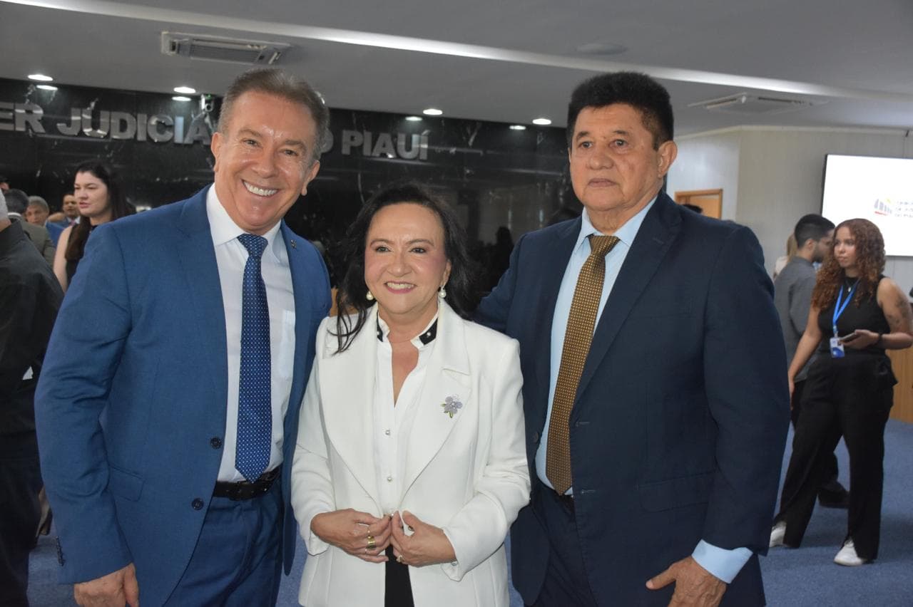 O Presidente da ANAMAGES com a desembargadora Maria Célia e o desembargador Antônio Lopes