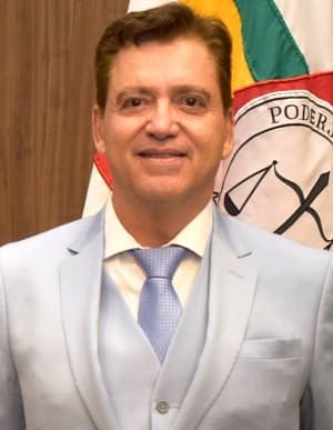 Foto de Des. Narciso Alvarenga Monteiro de Castro – Diretor da Justiça Eleitoral da ANAMAGES